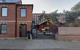 Historical Malt Factory Apartment, 6 Bedrooms, Sleeps 16 , Hot Tub